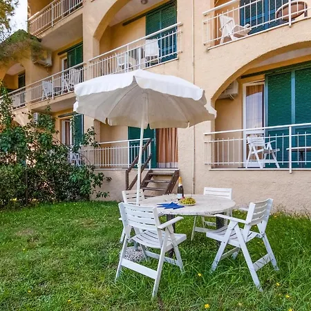 Daire Nice In Li With 1 Bedrooms And Wifi Lacona